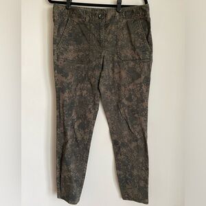 LOFT Marissa Pant in Camo, Size 10
